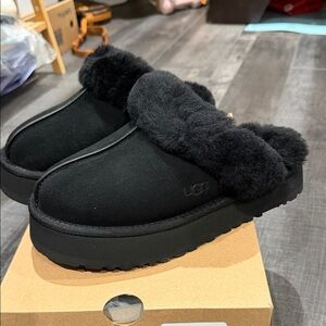 UGG black disquette